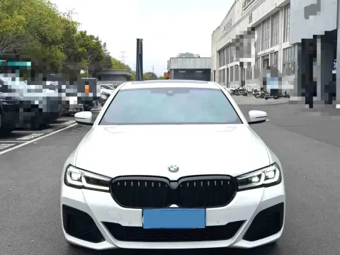 2022 BMW 5 Series 2.0T 252HP L4 8AT