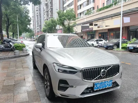 2023 Volvo XC60 2.0T 250HP L4 8AT,autocango,china used car exporter,china ev exporter,chinese used car exporter,chinese used ev exporter