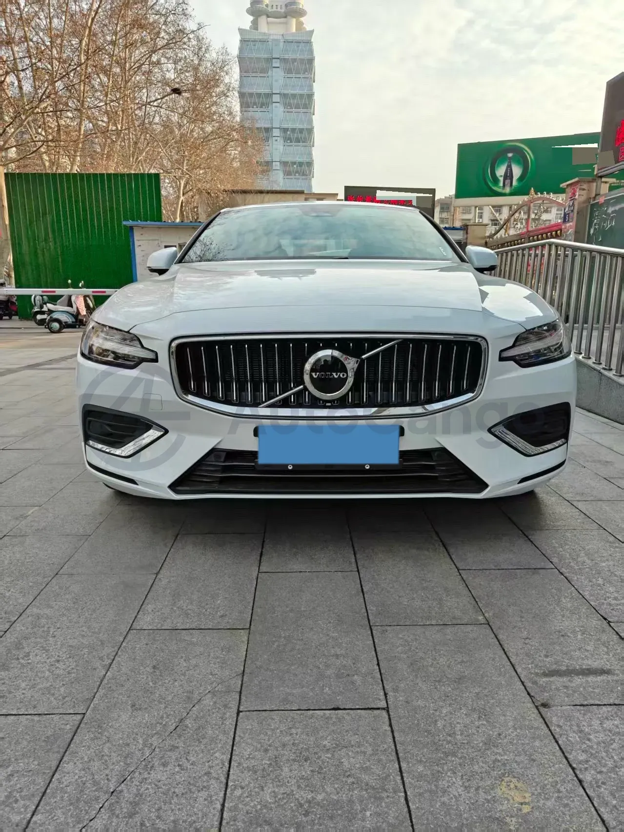2026 Volvo S60 2.0T 197HP L4 7DCT,autocango,china used car exporter,china ev exporter,chinese used car exporter,chinese used ev exporter