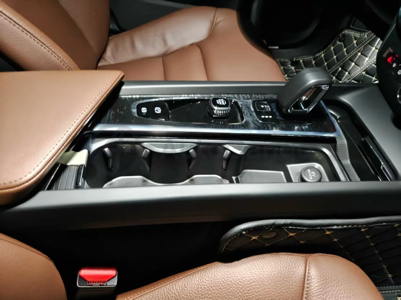 2026 Volvo S60 2.0T 197HP L4 7DCT,autocango,china used car exporter,china ev exporter,chinese used car exporter,chinese used ev exporter