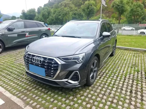 2021 AUDI Q3,autocango,china used car exporter,china ev exporter,chinese used car exporter,chinese used ev exporter