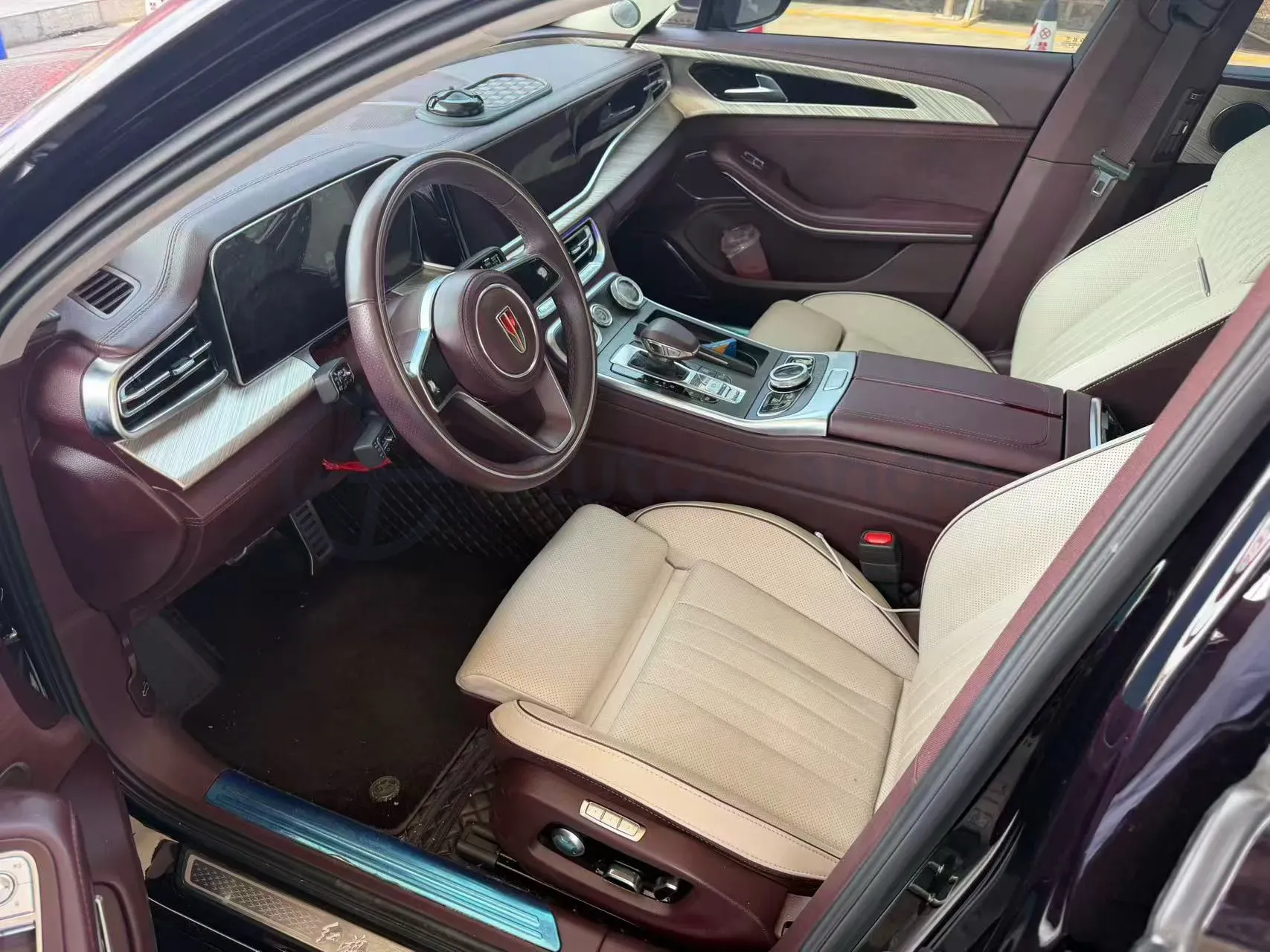 2022 HongQi H9 2.0T 252HP L4 7DCT,autocango,china used car exporter,china ev exporter,chinese used car exporter,chinese used ev exporter