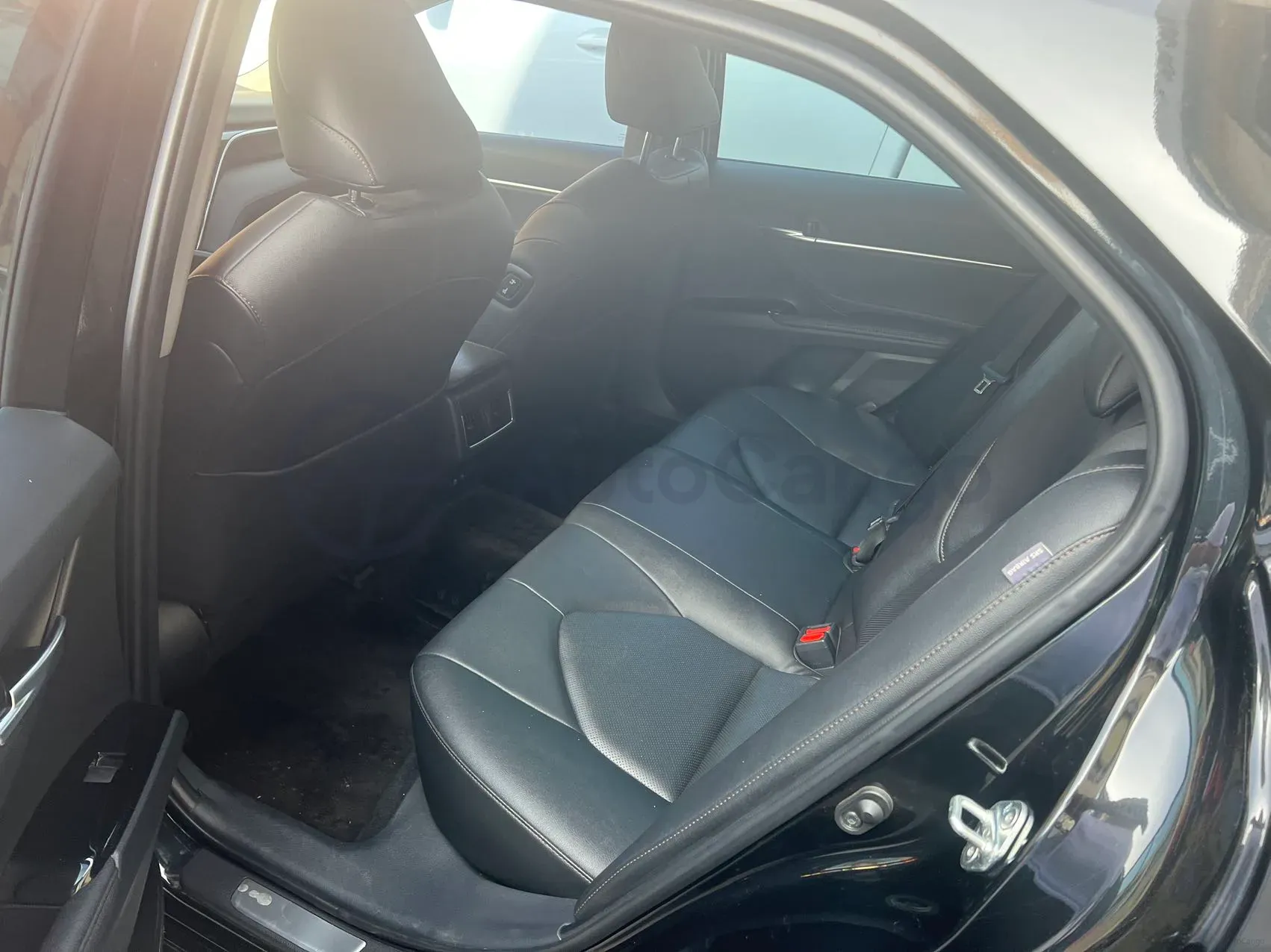 2021 Toyota Camry 2.5L 209HP L4 8AT,autocango,china used car exporter,china ev exporter,chinese used car exporter,chinese used ev exporter