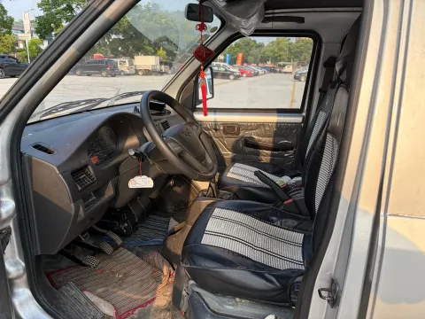 2021 WuLing RongGuang Mini Truck 1.5L 99HP L4 5MT,autocango,china used car exporter,china ev exporter,chinese used car exporter,chinese used ev exporter