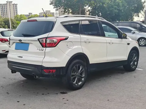 2019 Ford Kuga 1.5T 182HP L4 6AT,autocango,china used car exporter,china ev exporter,chinese used car exporter,chinese used ev exporter