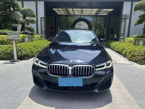 2022 BMW 5 Series 2.0T 252HP L4 8AT
