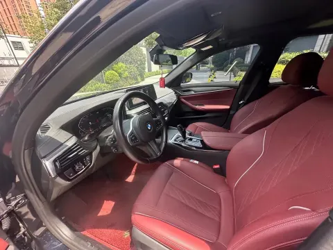 2022 BMW 5 Series 2.0T 252HP L4 8AT