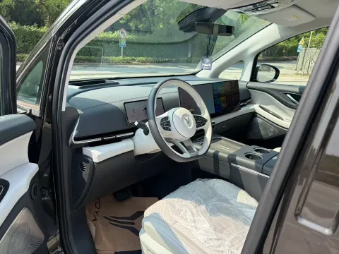 2025 Voyah Dream 1.5T 150HP L4 1DHT PHEV 41.7KWH,autocango,china used car exporter,china ev exporter,chinese used car exporter,chinese used ev exporter