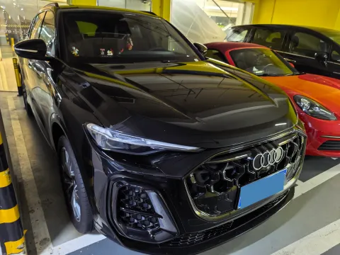 2026 Audi Q5L 2.0T 204HP L4 7DCT Hybrid