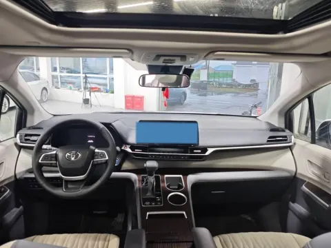 2024 Toyota Sienna 2.5L 189HP L4 E-CVT Hybrid