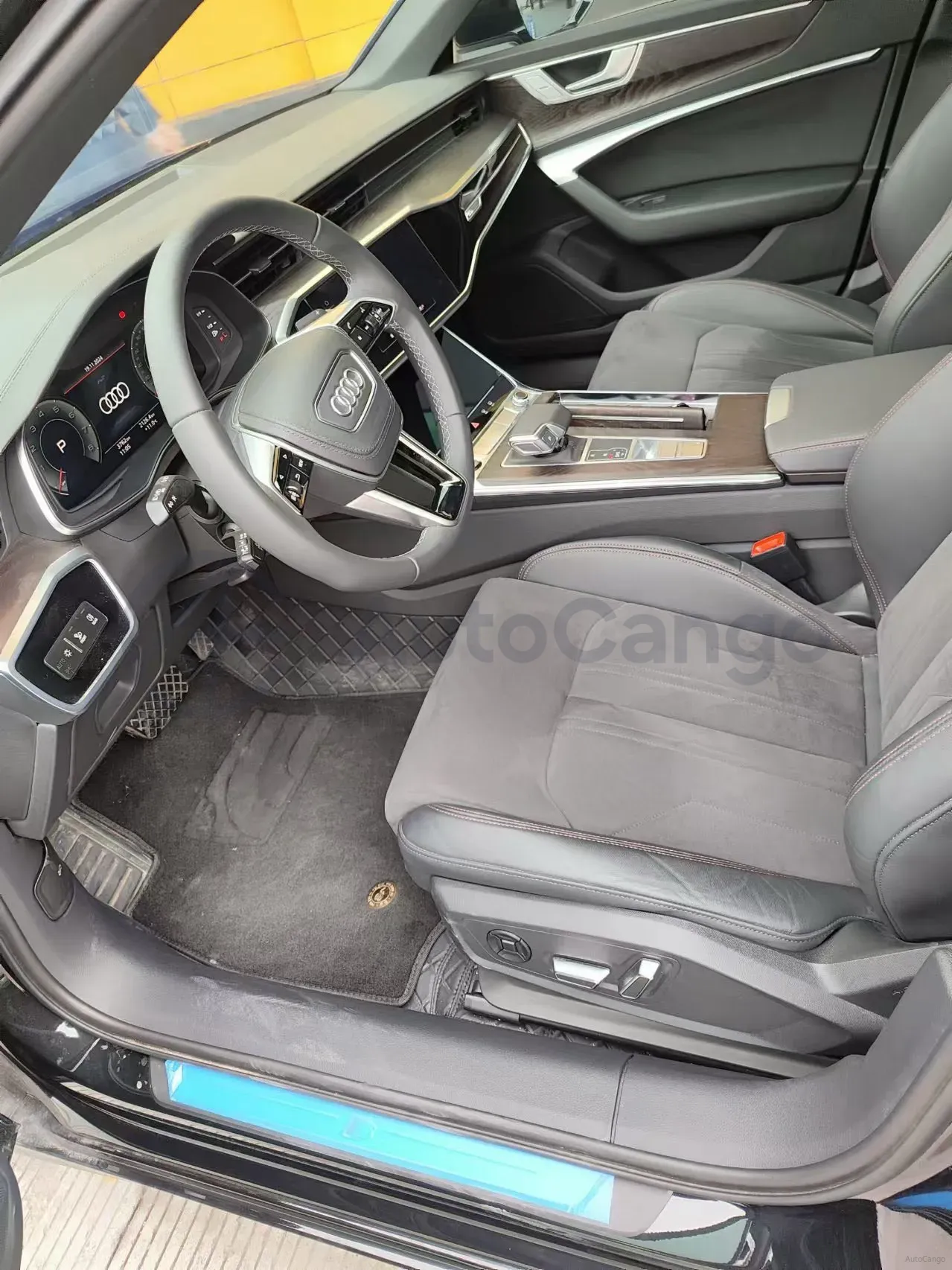 2024 Audi A6L 2.0T 245HP L4 7DCT,autocango,china used car exporter,china ev exporter,chinese used car exporter,chinese used ev exporter