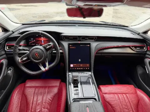 2024 HongQi H6 2.0T 252HP L4 8AT