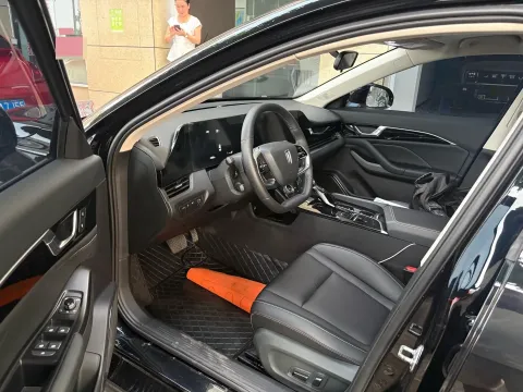 2023 Bestune B70 1.5T 169HP L4 7DCT,autocango,china used car exporter,china ev exporter,chinese used car exporter,chinese used ev exporter