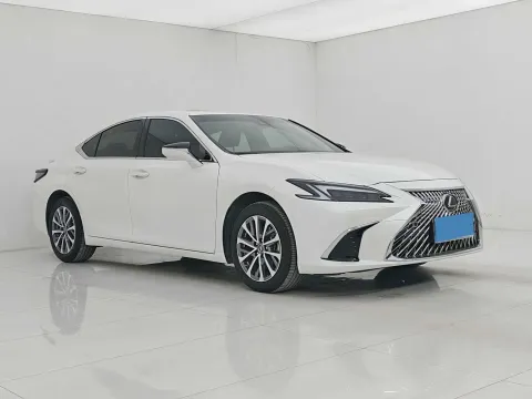 2025 Lexus ES 2.0L 173HP L4 CVT,autocango,china used car exporter,china ev exporter,chinese used car exporter,chinese used ev exporter