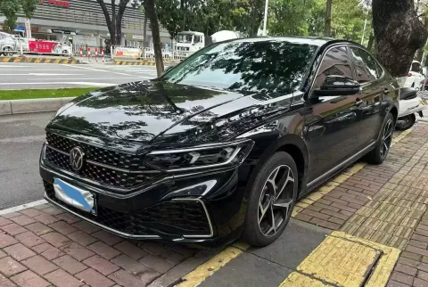 2024 VOLKSWAGEN PASSAT,autocango,china used car exporter,china ev exporter,chinese used car exporter,chinese used ev exporter