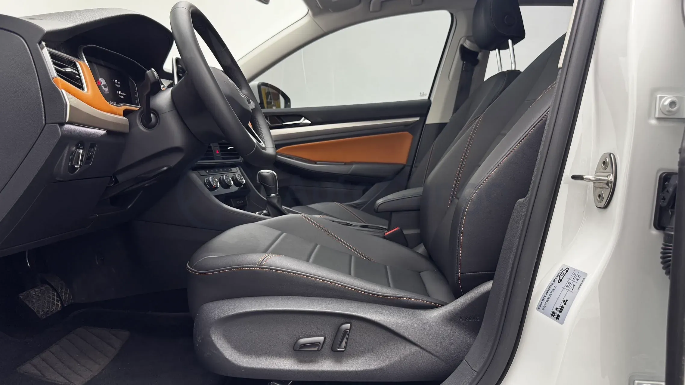2024 Volkswagen Bora 1.2T 116HP L4 7DCT,autocango,china used car exporter,china ev exporter,chinese used car exporter,chinese used ev exporter