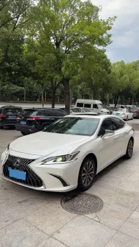 2023 LEXUS ES,autocango,china used car exporter,china ev exporter,chinese used car exporter,chinese used ev exporter