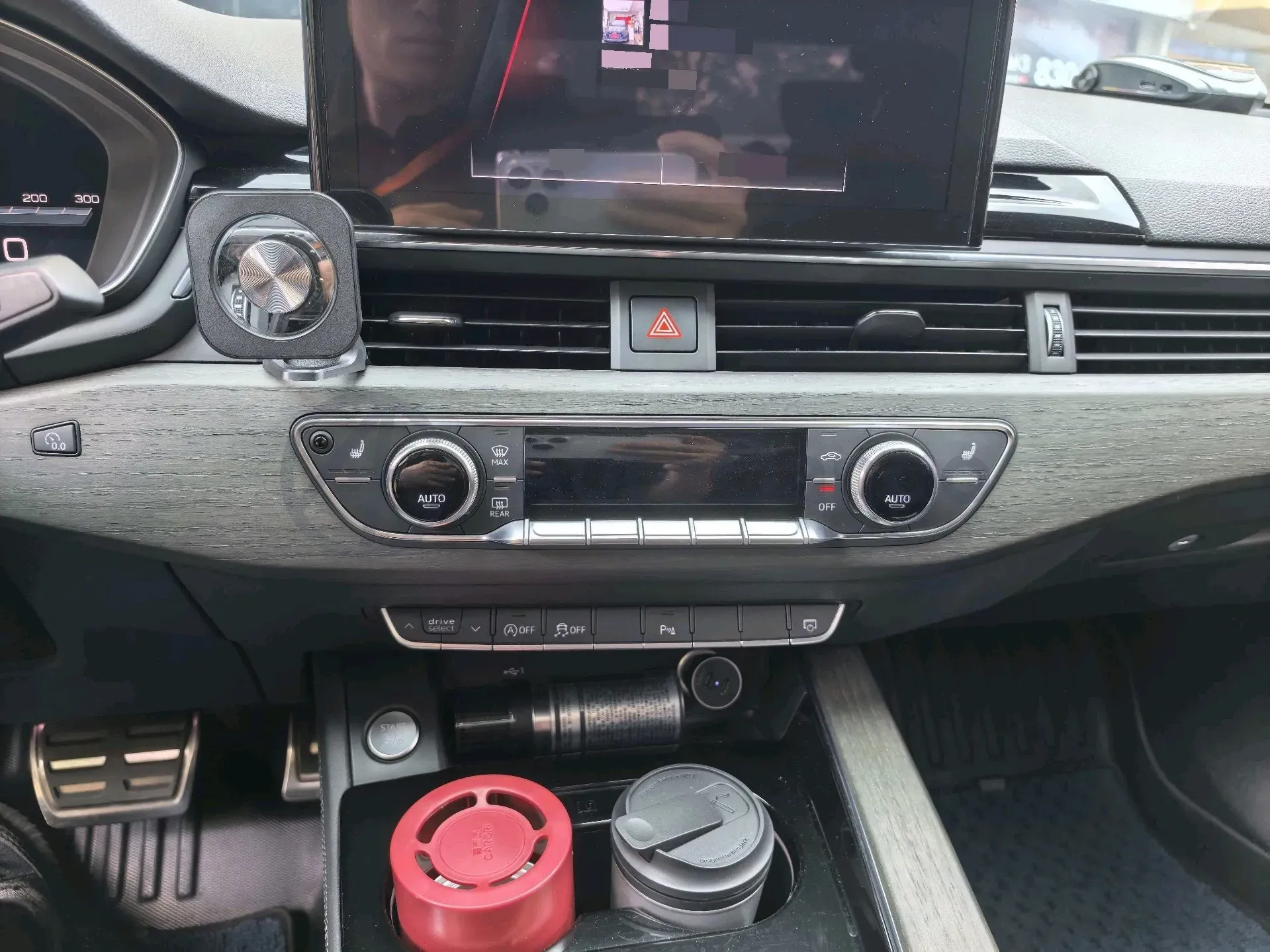 2023 Audi A4L 2.0T 190HP L4 7DCT,autocango,china used car exporter,china ev exporter,chinese used car exporter,chinese used ev exporter