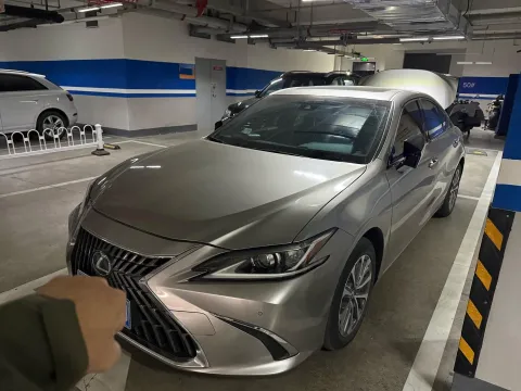 2022 LEXUS ES,autocango,china used car exporter,china ev exporter,chinese used car exporter,chinese used ev exporter