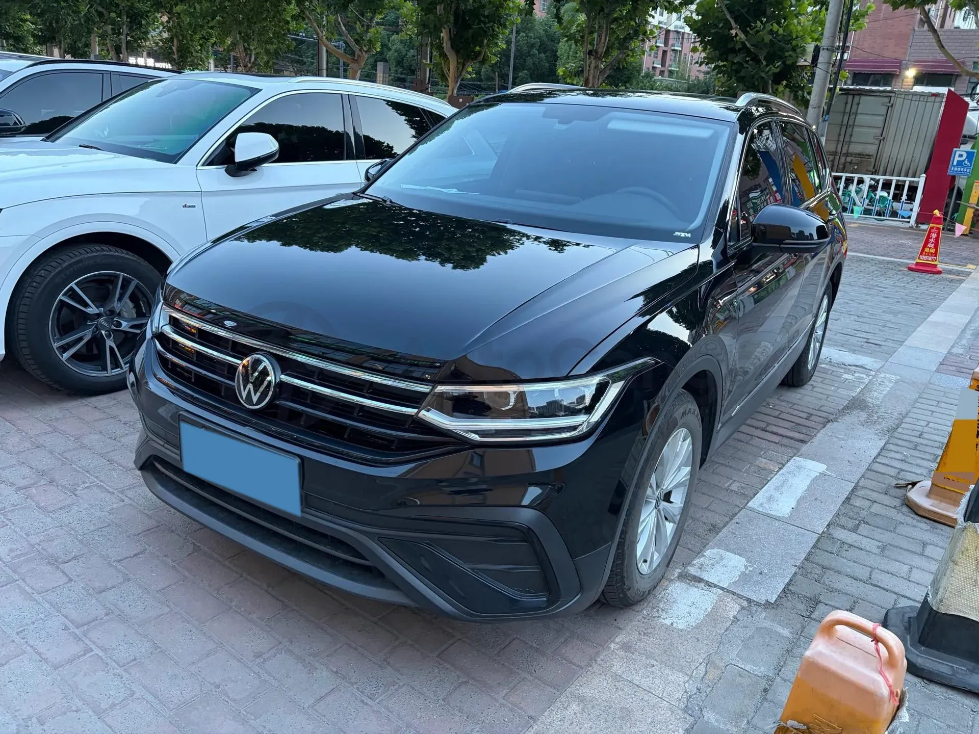 2024 Volkswagen Tiguan L 1.5T 160HP L4 7DCT,autocango,china used car exporter,china ev exporter,chinese used car exporter,chinese used ev exporter