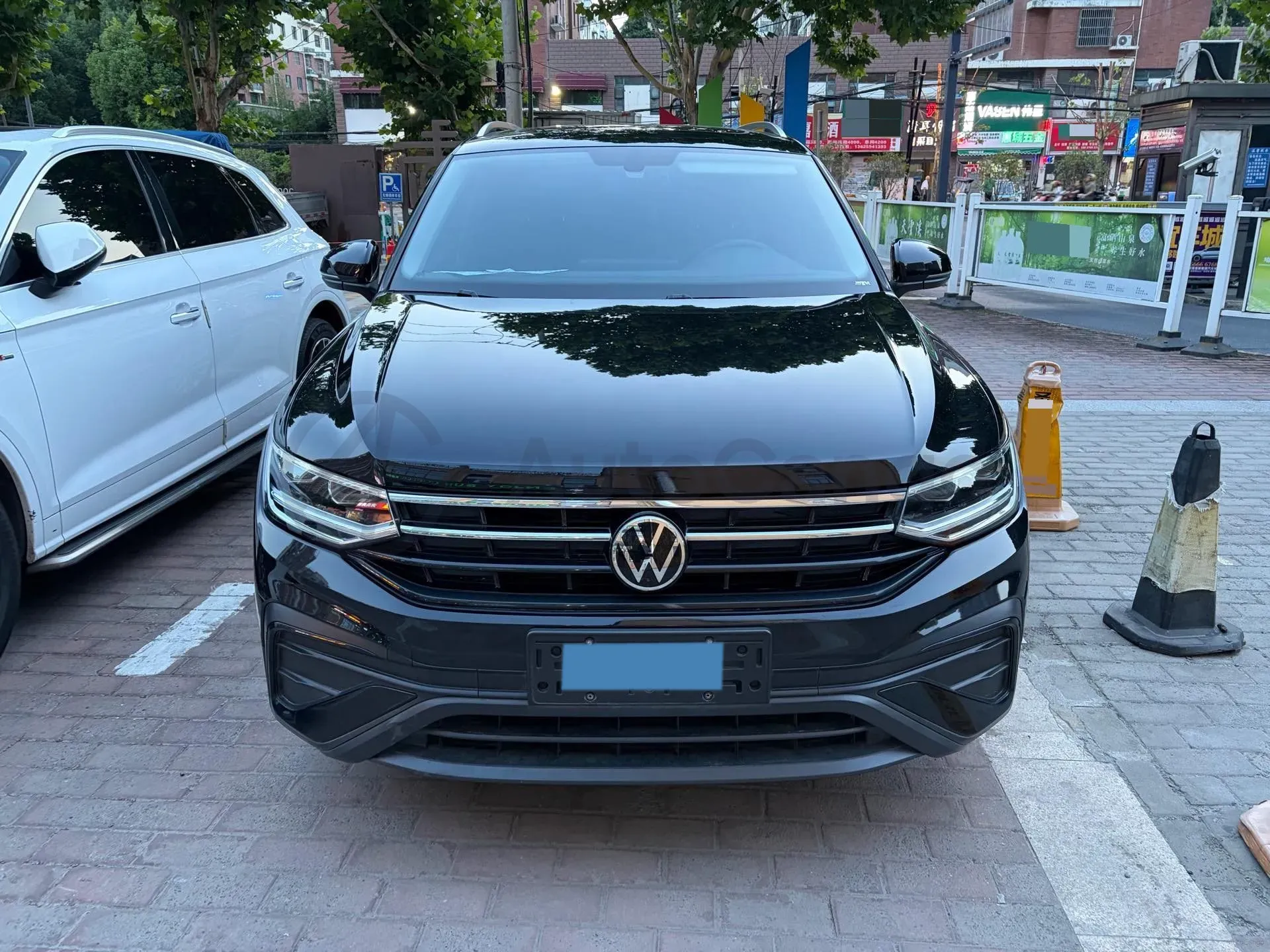 2024 Volkswagen Tiguan L 1.5T 160HP L4 7DCT,autocango,china used car exporter,china ev exporter,chinese used car exporter,chinese used ev exporter