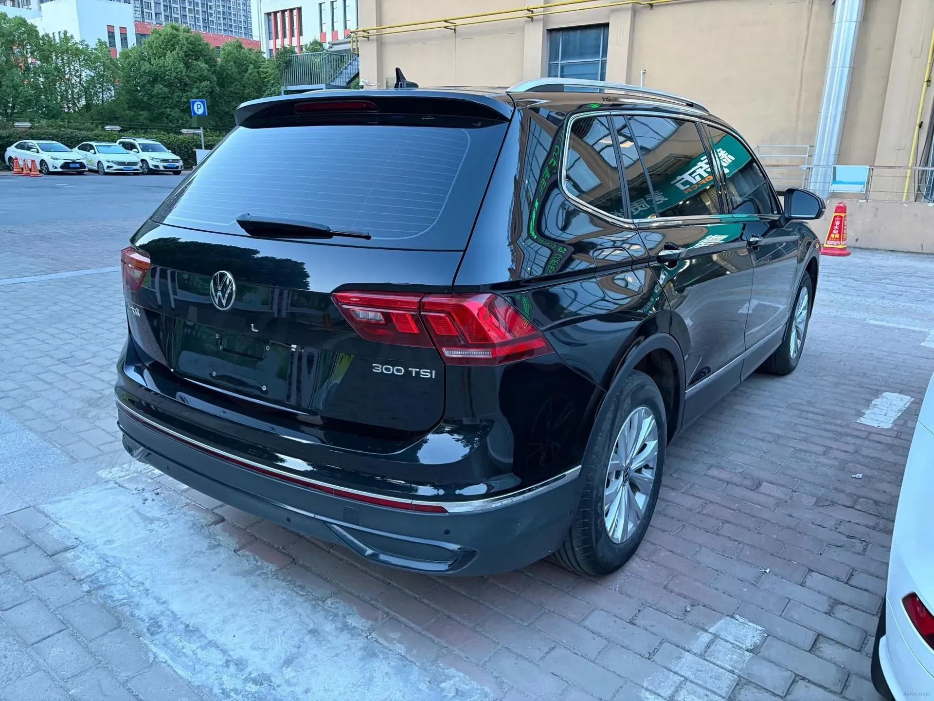 2024 Volkswagen Tiguan L 1.5T 160HP L4 7DCT,autocango,china used car exporter,china ev exporter,chinese used car exporter,chinese used ev exporter