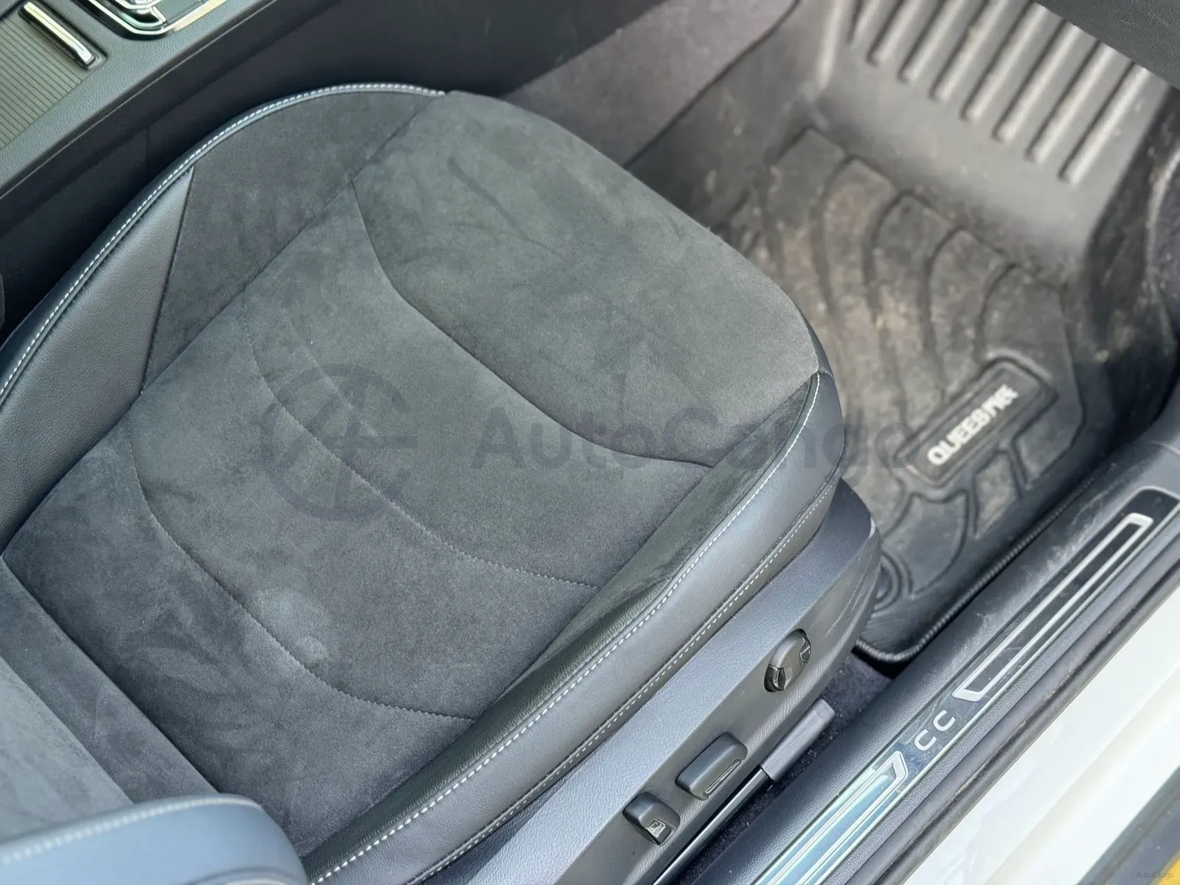 2023 Volkswagen CC 2.0T 186HP L4 7DCT,autocango,china used car exporter,china ev exporter,chinese used car exporter,chinese used ev exporter