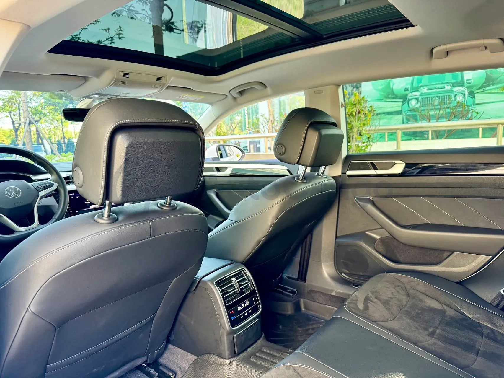 2023 Volkswagen CC 2.0T 186HP L4 7DCT,autocango,china used car exporter,china ev exporter,chinese used car exporter,chinese used ev exporter