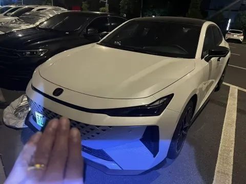 2024 CHANGAN UNI-V IDD,autocango,china used car exporter,china ev exporter,chinese used car exporter,chinese used ev exporter