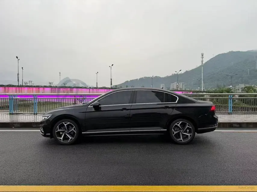 2024 Volkswagen Magotan 1.4T 150HP L4 7DCT,autocango,china used car exporter,china ev exporter,chinese used car exporter,chinese used ev exporter