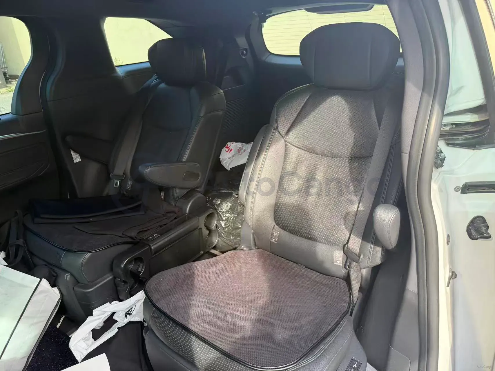 2023 Toyota Sienna 2.5L 189HP L4 E-CVT Hybrid,autocango,china used car exporter,china ev exporter,chinese used car exporter,chinese used ev exporter