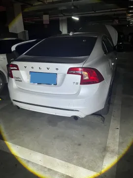 2019 Volvo S60 2.0T 245HP L4 8AT,autocango,china used car exporter,china ev exporter,chinese used car exporter,chinese used ev exporter