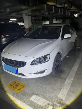 2019 VOLVO S60,autocango,china used car exporter,china ev exporter,chinese used car exporter,chinese used ev exporter