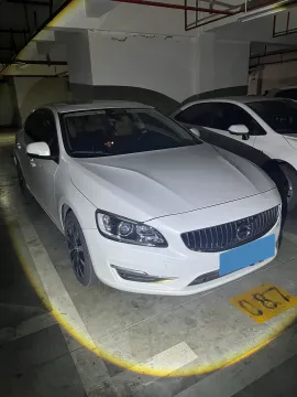 2019 Volvo S60 2.0T 245HP L4 8AT,autocango,china used car exporter,china ev exporter,chinese used car exporter,chinese used ev exporter