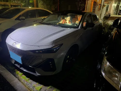 2022 CHANGAN UNI-V,autocango,china used car exporter,china ev exporter,chinese used car exporter,chinese used ev exporter