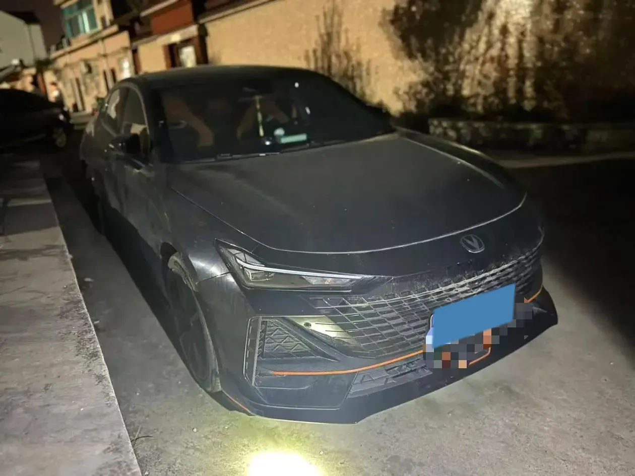 2023 ChangAn UNI-V 1.5T 188HP L4 7DCT,autocango,china used car exporter,china ev exporter,chinese used car exporter,chinese used ev exporter