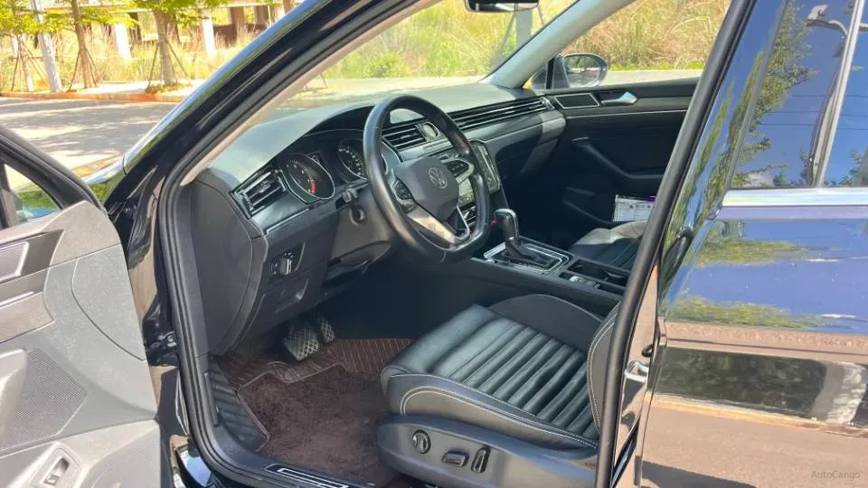 2020 Volkswagen Magotan 2.0T 186HP L4 7DCT,autocango,china used car exporter,china ev exporter,chinese used car exporter,chinese used ev exporter