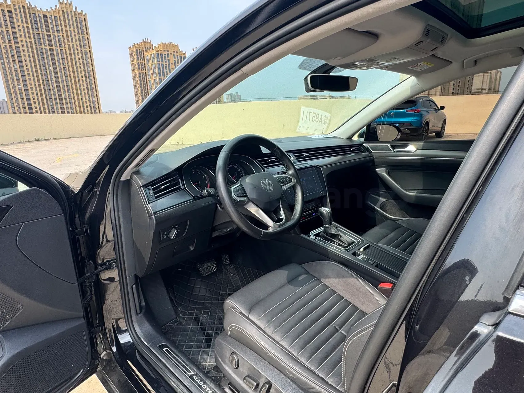 2020 Volkswagen Magotan 2.0T 186HP L4 7DCT,autocango,china used car exporter,china ev exporter,chinese used car exporter,chinese used ev exporter