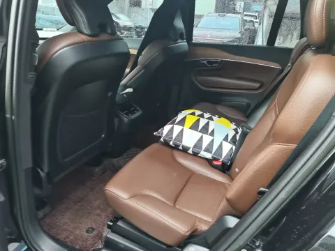 2023 Volvo XC90 2.0T 299HP L4 8AT