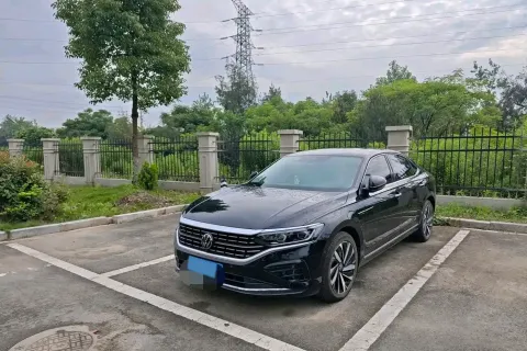 2023 VOLKSWAGEN PASSAT,autocango,china used car exporter,china ev exporter,chinese used car exporter,chinese used ev exporter