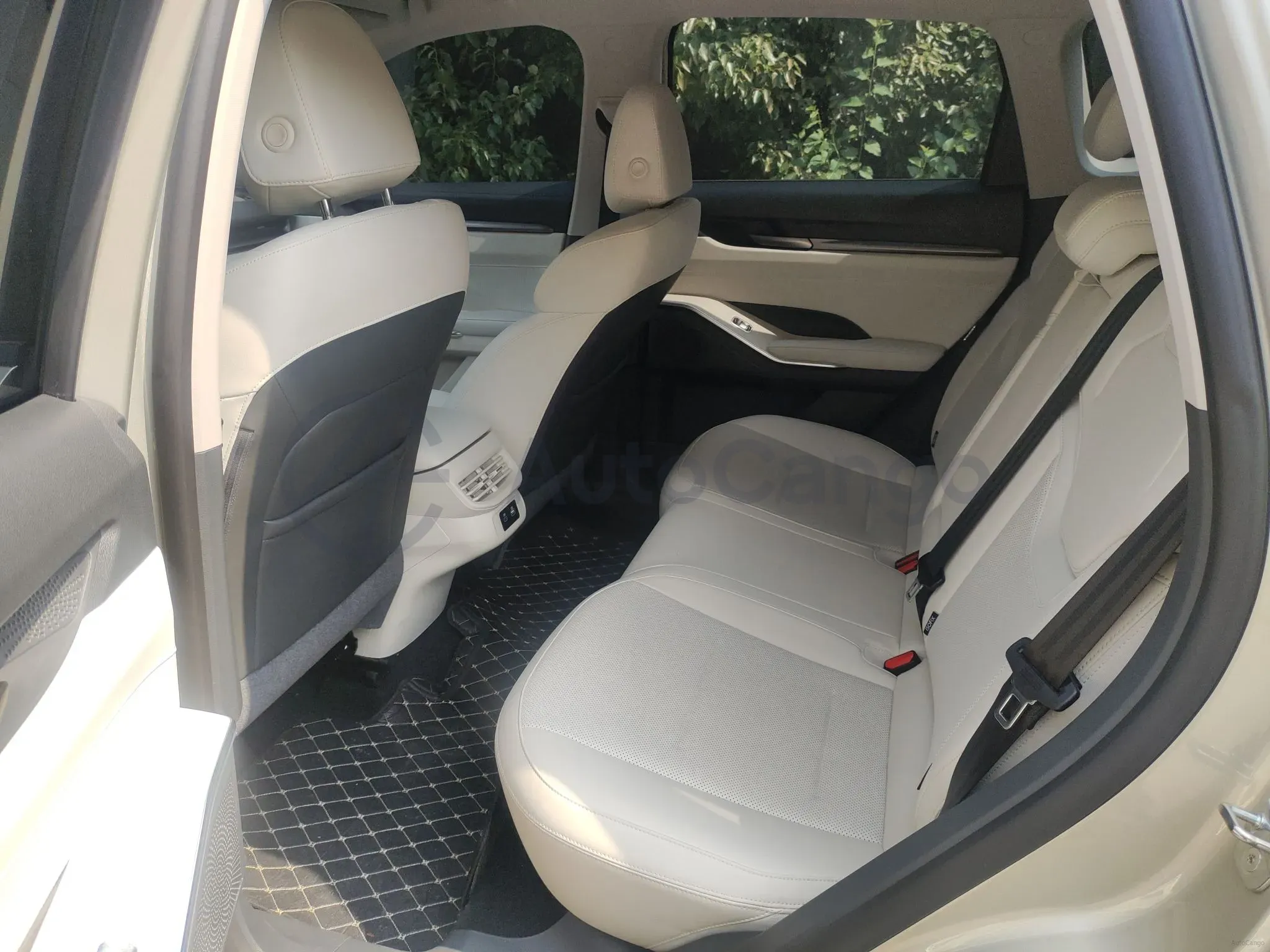 2024 Haval H6 1.5T 184HP L4 7DCT,autocango,china used car exporter,china ev exporter,chinese used car exporter,chinese used ev exporter