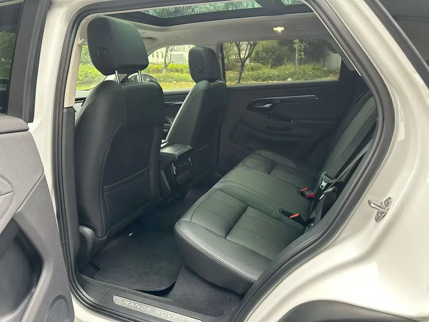 2023 Land Rover Range Rover Evoque 2.0T 249HP L4 9AT,autocango,china used car exporter,china ev exporter,chinese used car exporter,chinese used ev exporter