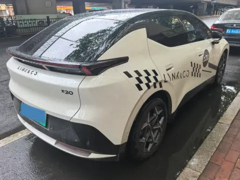 2025 Dongfeng Z9 2.0T 258HP L4 8AT