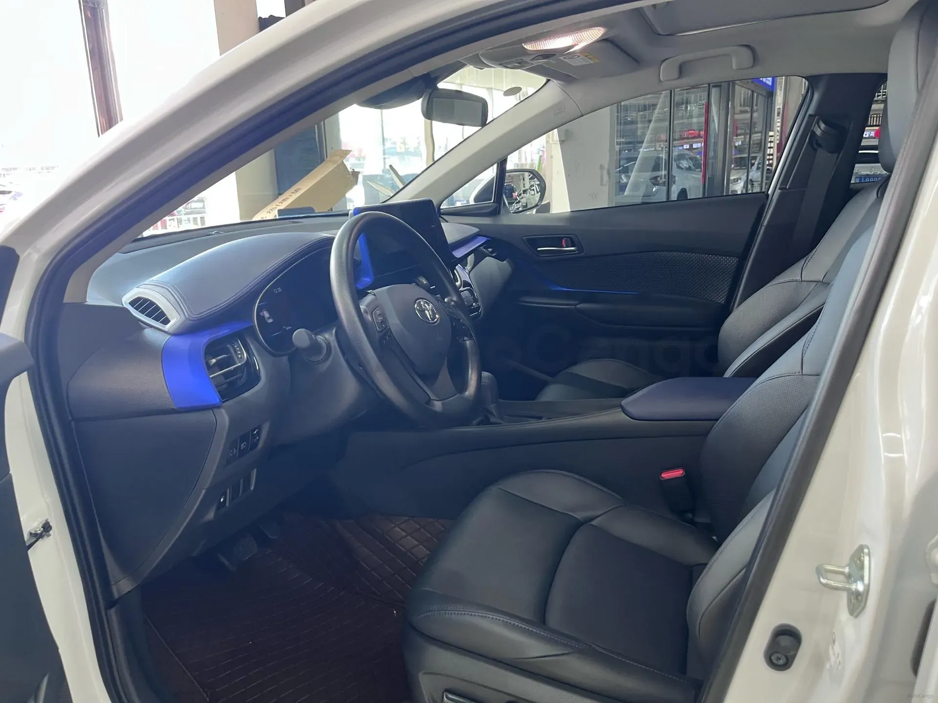 2023 Toyota C-HR 2.0L 171HP L4 CVT,autocango,china used car exporter,china ev exporter,chinese used car exporter,chinese used ev exporter