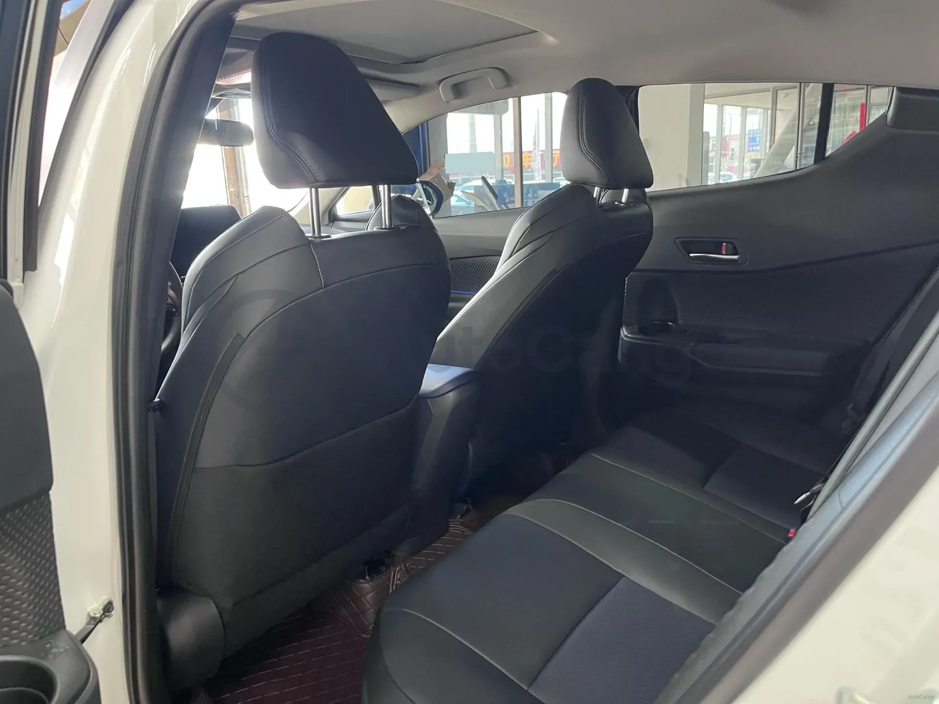 2023 Toyota C-HR 2.0L 171HP L4 CVT,autocango,china used car exporter,china ev exporter,chinese used car exporter,chinese used ev exporter