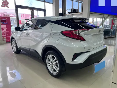 2023 Toyota C-HR 2.0L 171HP L4 CVT