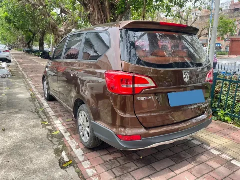2016 BaoJun 730 1.5L 112HP L4 5MT,autocango,china used car exporter,china ev exporter,chinese used car exporter,chinese used ev exporter