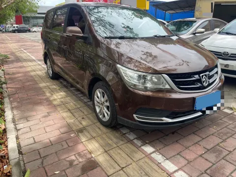 2016 BaoJun 730 1.5L 112HP L4 5MT,autocango,china used car exporter,china ev exporter,chinese used car exporter,chinese used ev exporter