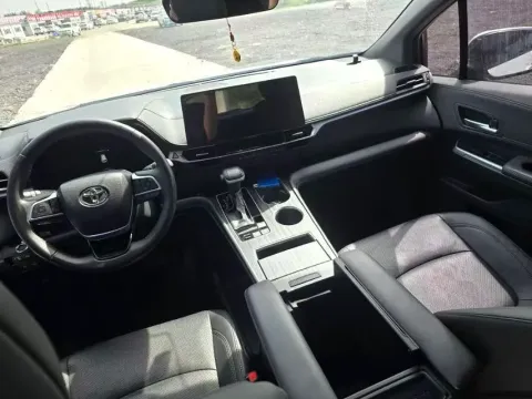2024 Toyota Sienna 2.5L 189HP L4 E-CVT Hybrid,autocango,china used car exporter,china ev exporter,chinese used car exporter,chinese used ev exporter