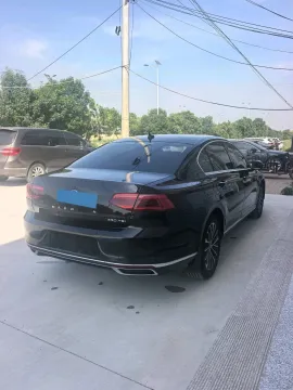 2020 Volkswagen Magotan 2.0T 220HP L4 7DCT,autocango,china used car exporter,china ev exporter,chinese used car exporter,chinese used ev exporter
